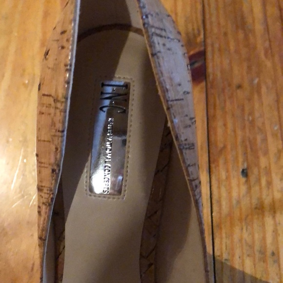 Inc open cross peep toe. - Picture 3 of 4